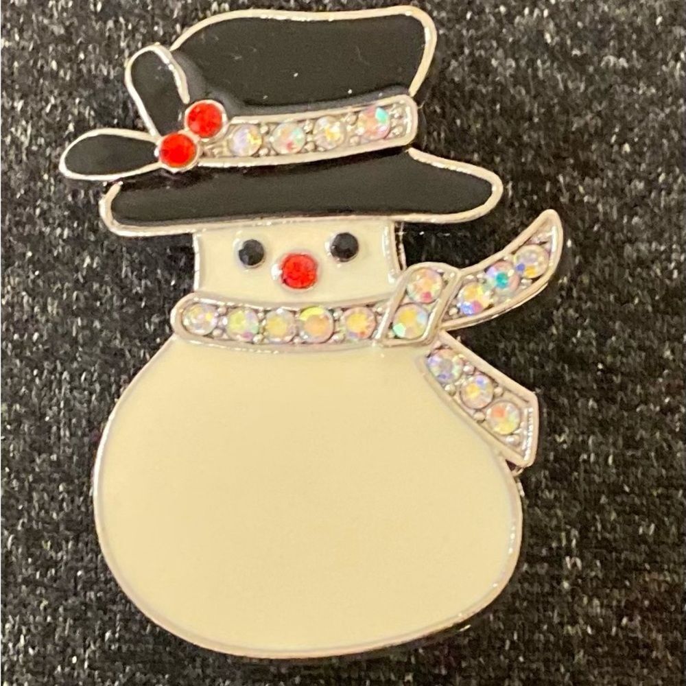 Festive Snowman Brooch‎ with Black Hat